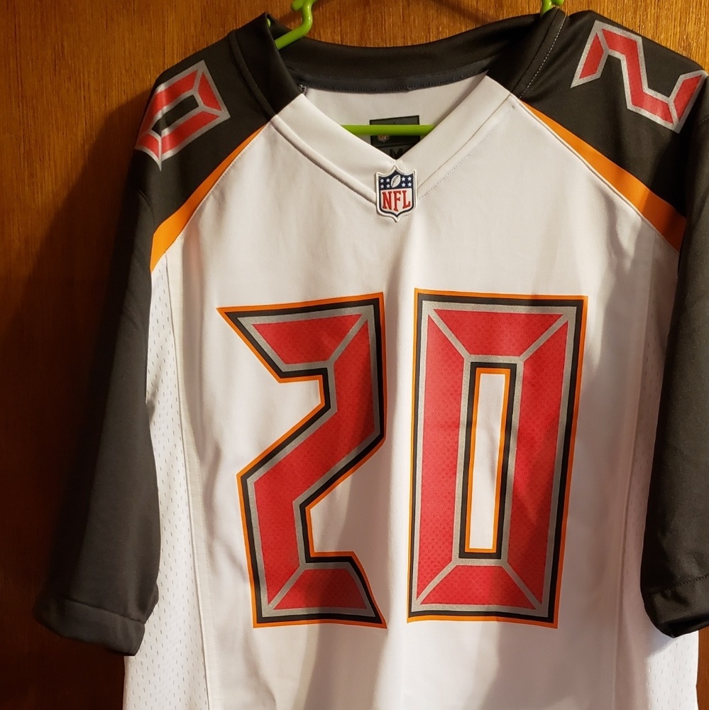 NFL Jersey -Tampa Bay  Mr. Colwill (Size L)